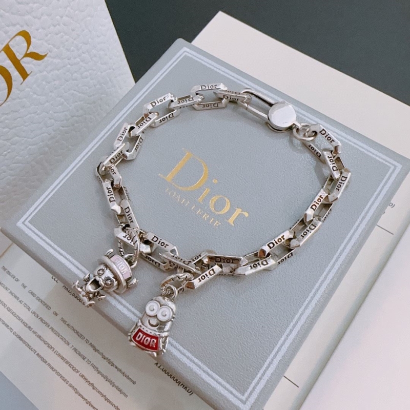chr1st1an D10r bracelets